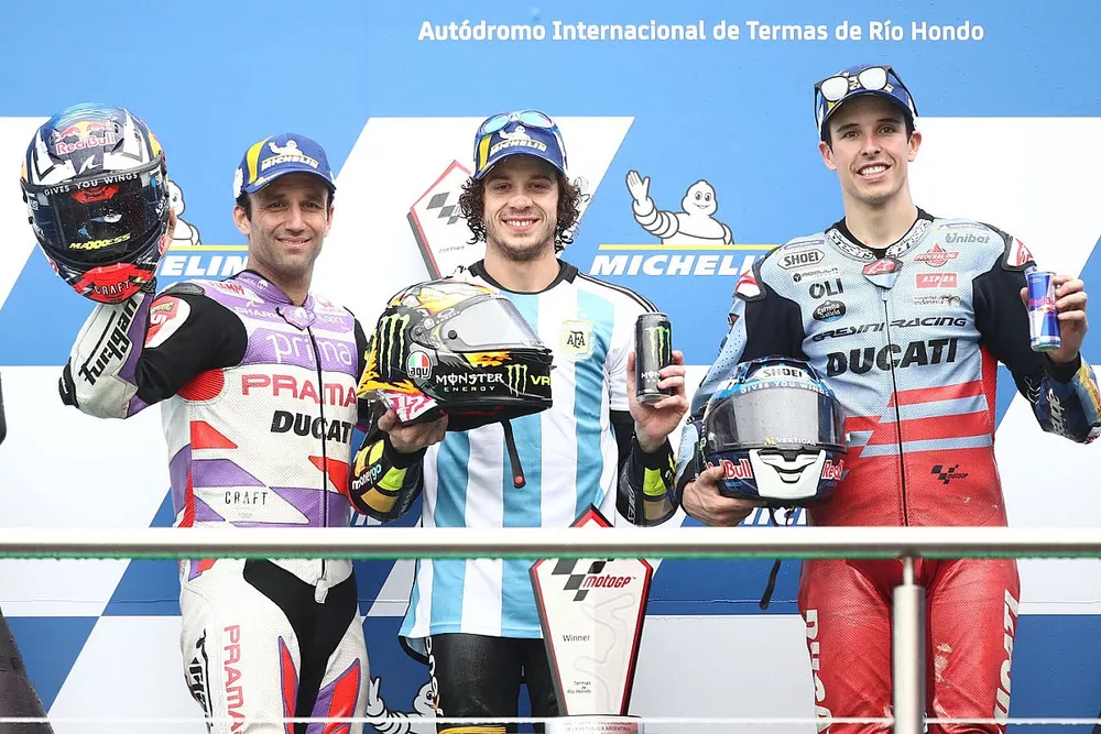 Podio: vincitore Marco Bezzecchi, VR46 Racing Team, secondo Johann Zarco, Pramac Racing, terzo Alex Marquez, Gresini Racing.
