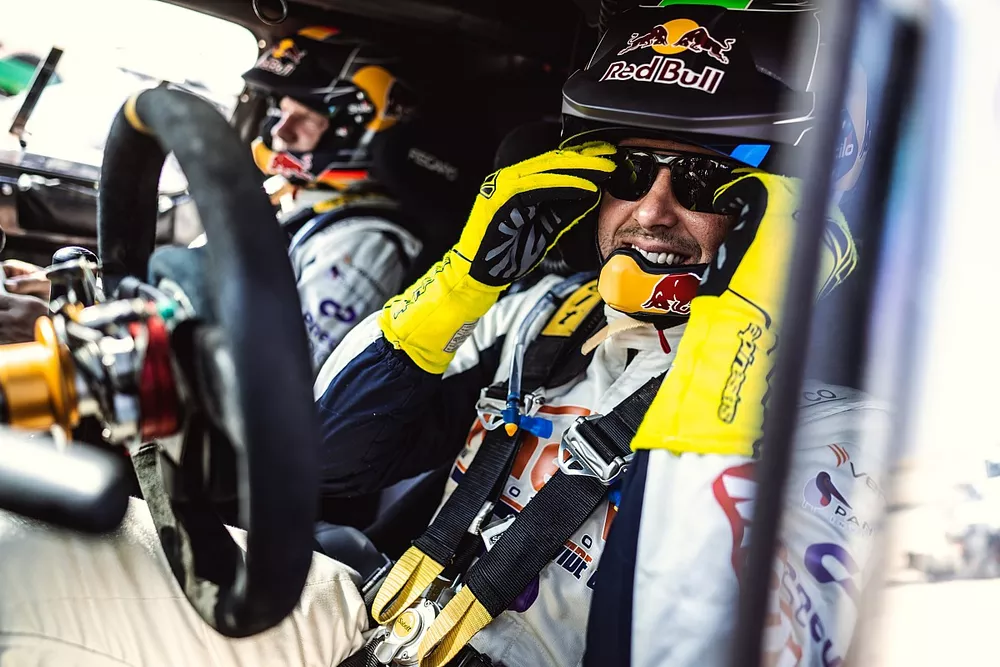 Lucas Moraes e Timo Gottschalk no Dubai Baja, do qual foram vice-campe&otilde;es