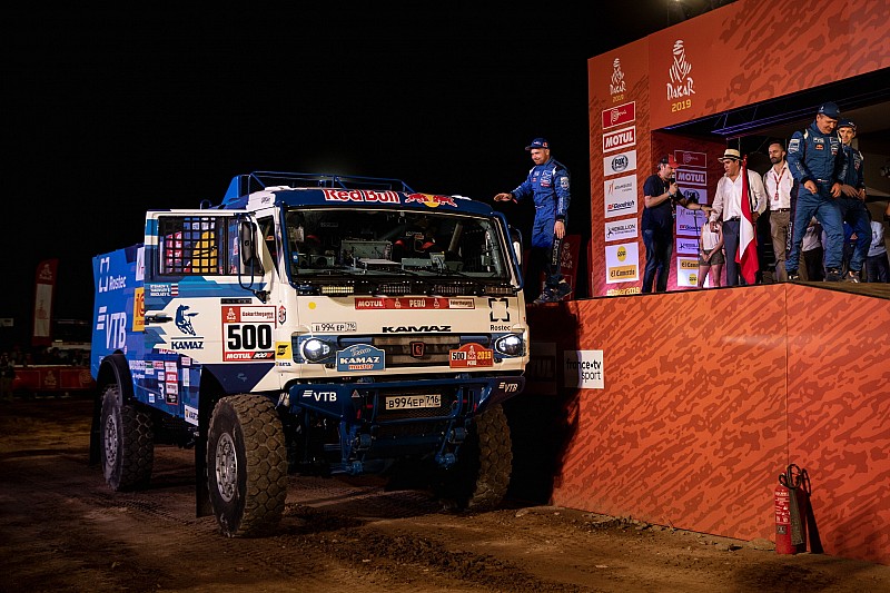 Дакар-2019, етап 1: Ніколаєв на КамАЗ випередив тріо IVECO