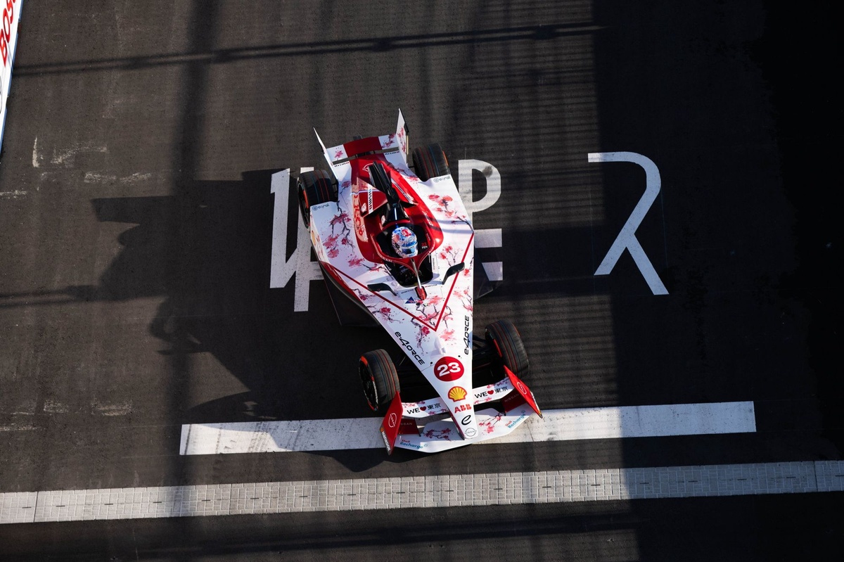 洋書　F1GP　フォーミュラーワン　E　ターボ 洋書 F1GP フォーミュラーワン E ターボ 雑誌
