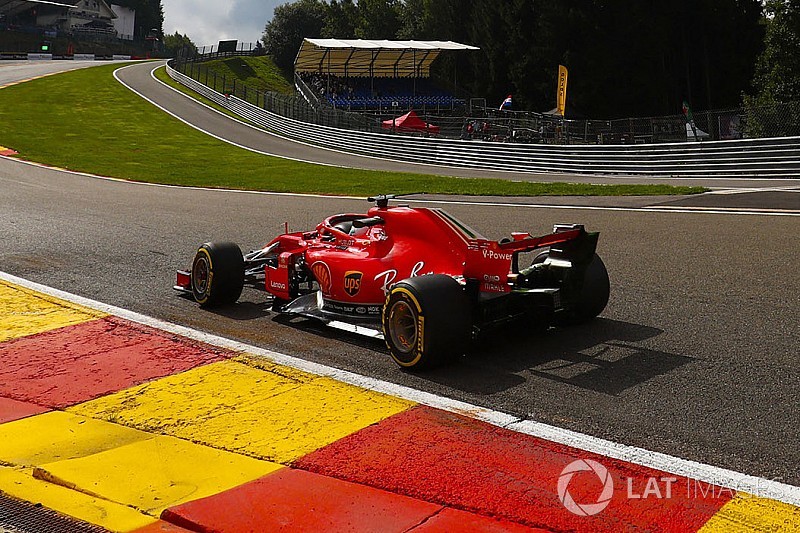 Vettel nyerte az első szabadedzést Belgiumban a Red Bull előtt