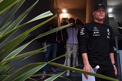 Bottas elmagyarázta, hogy miért kapott ki Hamiltontól