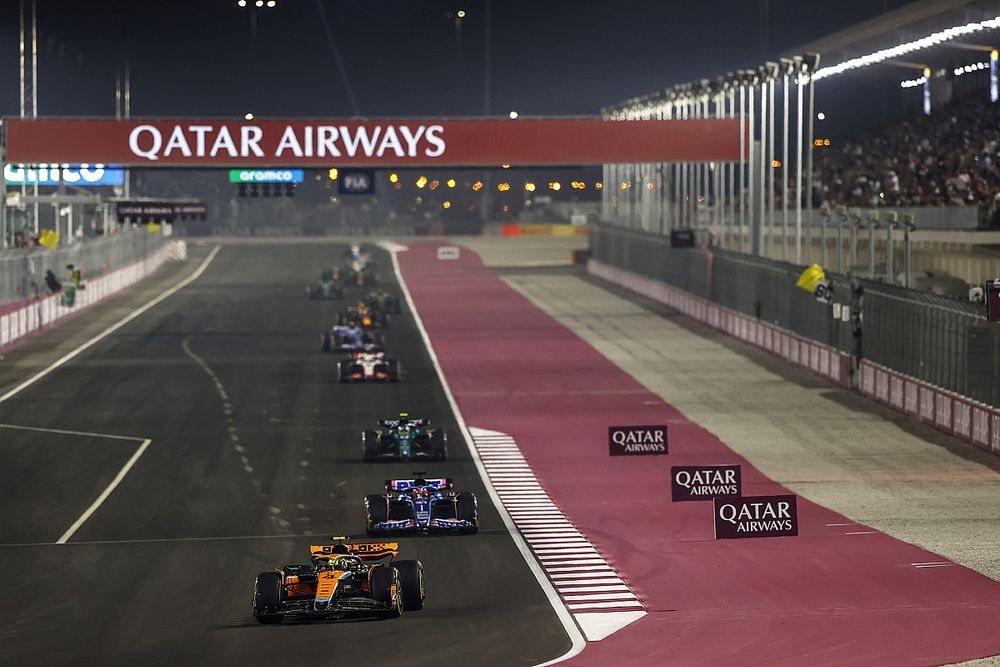 Lando Norris, McLaren MCL60, Esteban Ocon, Alpine A523, Fernando Alonso, Aston Martin AMR23