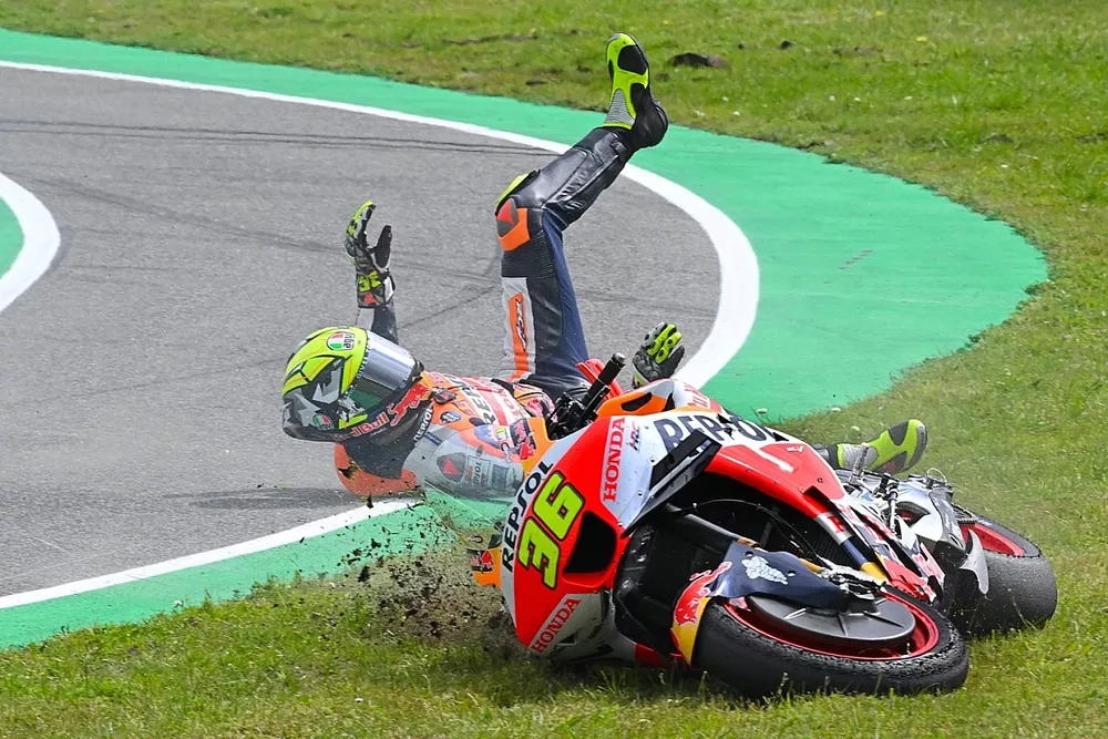 Joan Mir, Repsol Honda Team, crash