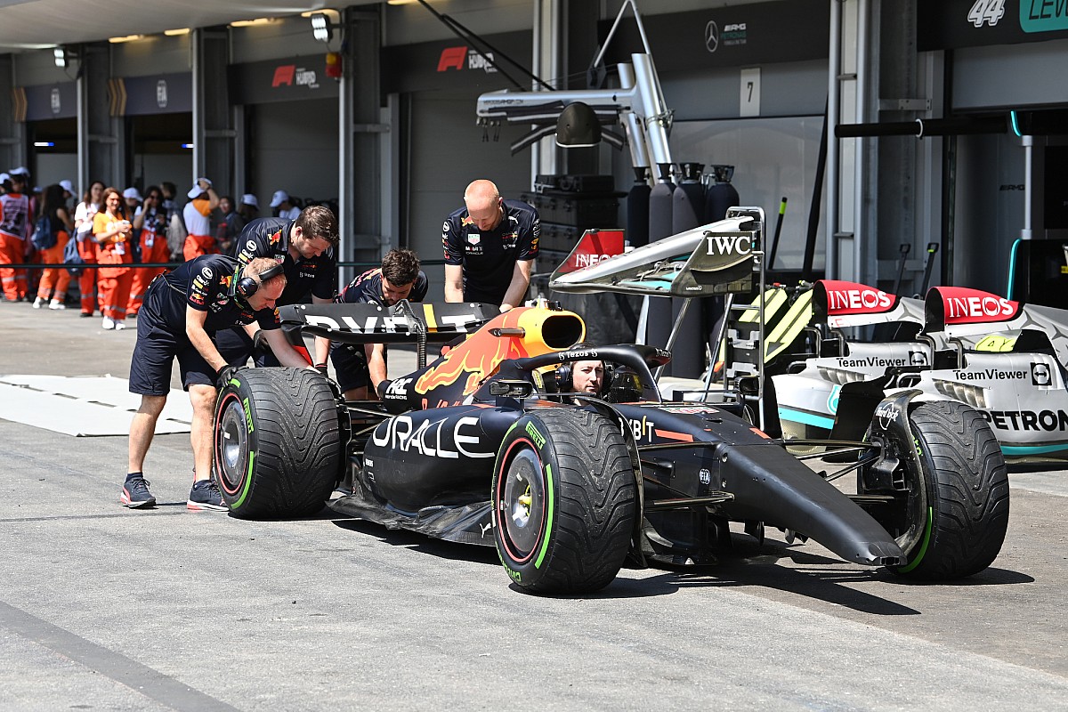 レッドブルF1 ジャージ 超レア Red Bull Racing F1チーム支給品 サイクルジャージ M