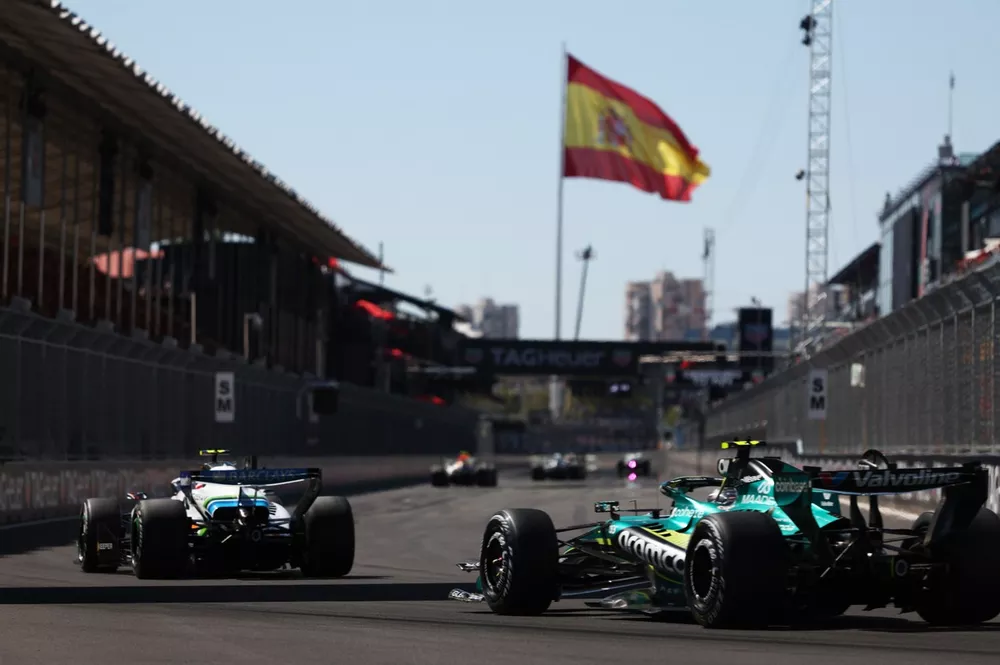 Fernando Alonso, Aston Martin Racing, Carlos Sainz, Williams