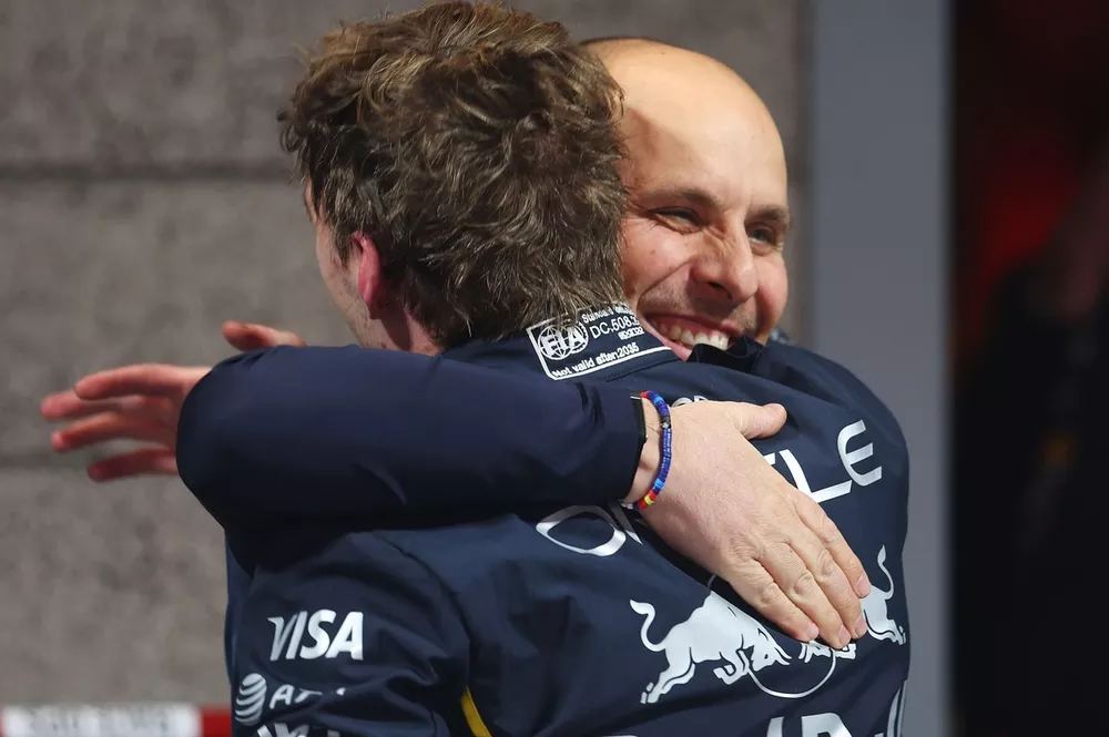 Gianpiero Lambiase continuar&aacute; como engenheiro de pista de Max Verstappen em 2026