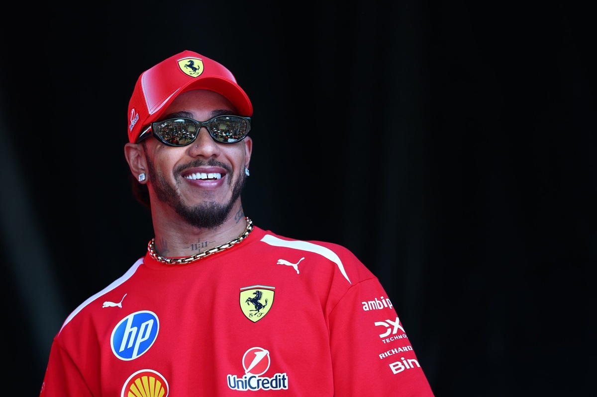 Villeneuve: Ferrari Must Back Hamilton for F1 2026 Title Push