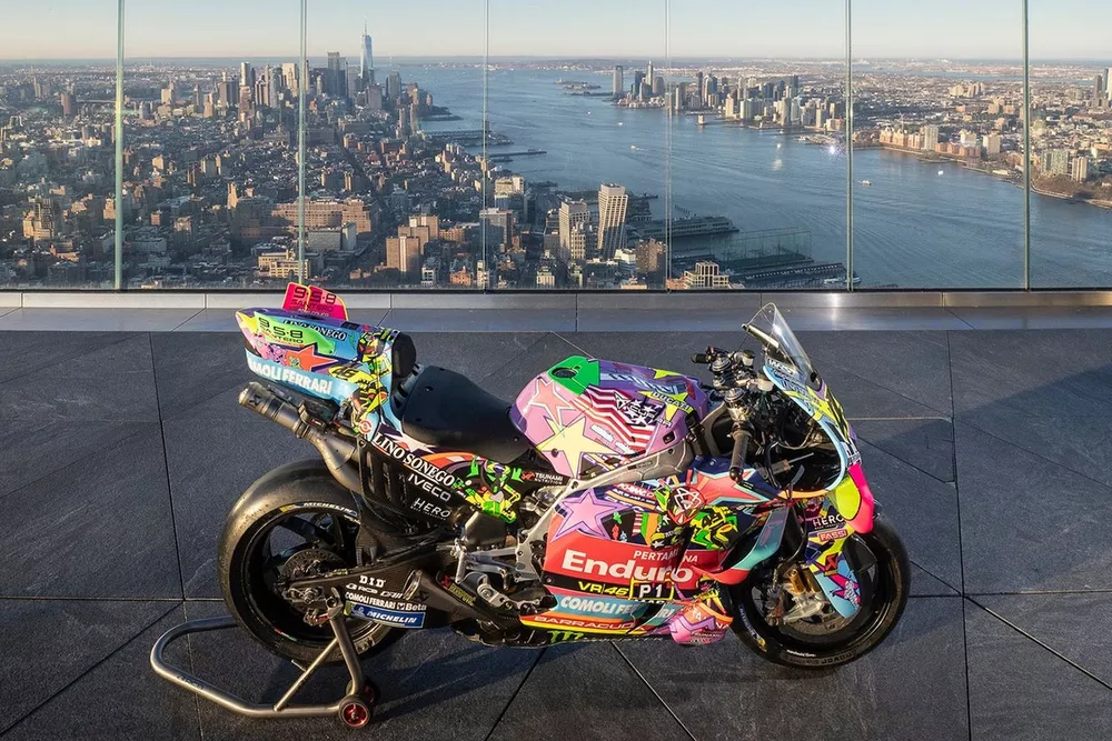 VR46、MotoGPアメリカズGPはポップな特別カラーに！ ニューヨークの