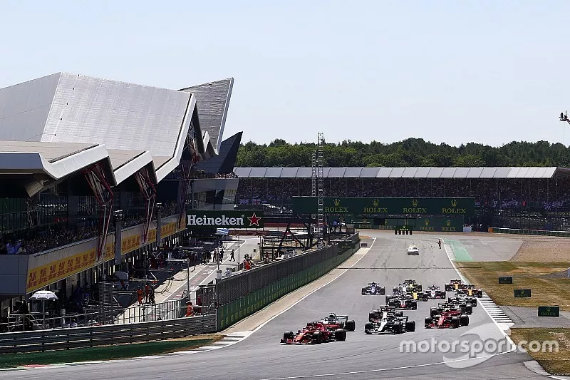 D&eacute;part de la course, Sebastian Vettel, Ferrari SF71H en t&ecirc;te