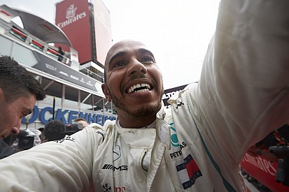 Sfida Ferrari - Mercedes in equilibrio, ma è Hamilton a fare la differenza