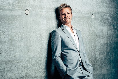 Rosberg, henüz Mercedes'le yeni anlaşma imzalamadı