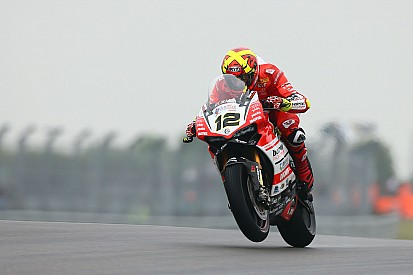 Weekend di Donington da dimenticare per Barni: per Forés zero punti