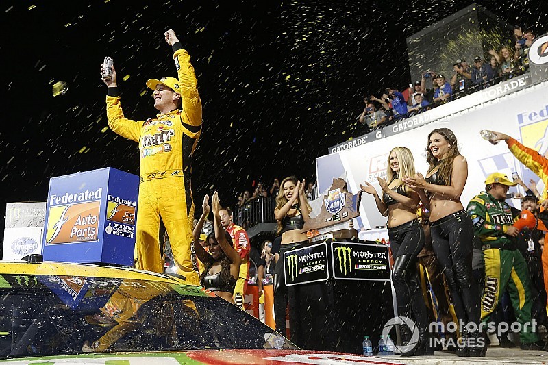 Kyle Busch fends off Harvick at Richmond for 50th Cup win