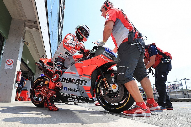 Lorenzo, el más rápido en el test de Misano