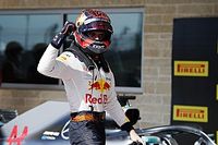 Verstappen está más fuerte después de que "superó la tormenta", dice Red Bull