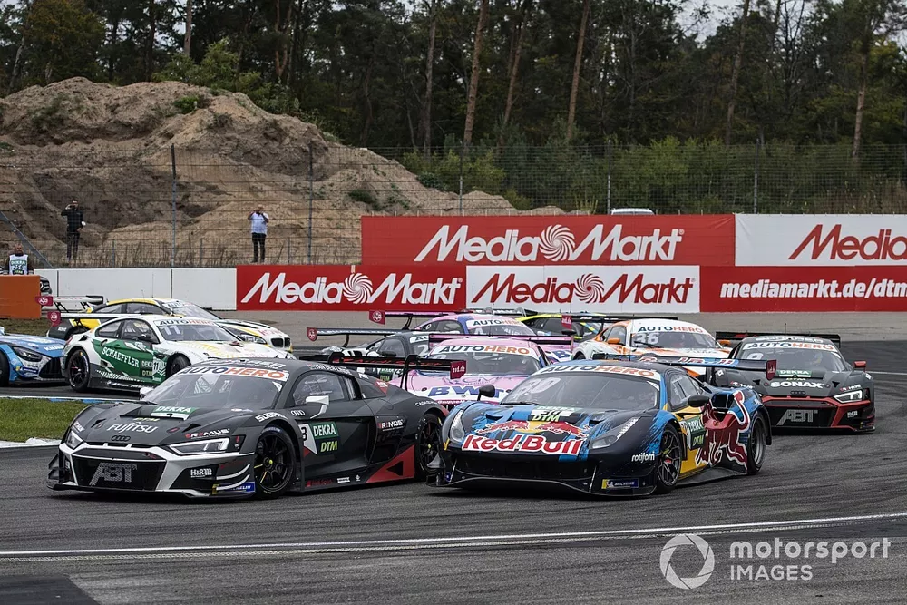 Kelvin van der Linde, Abt Sportsline Audi R8 LMS GT3, Liam Lawson, AF Corse Ferrari 488 GT3 Evo