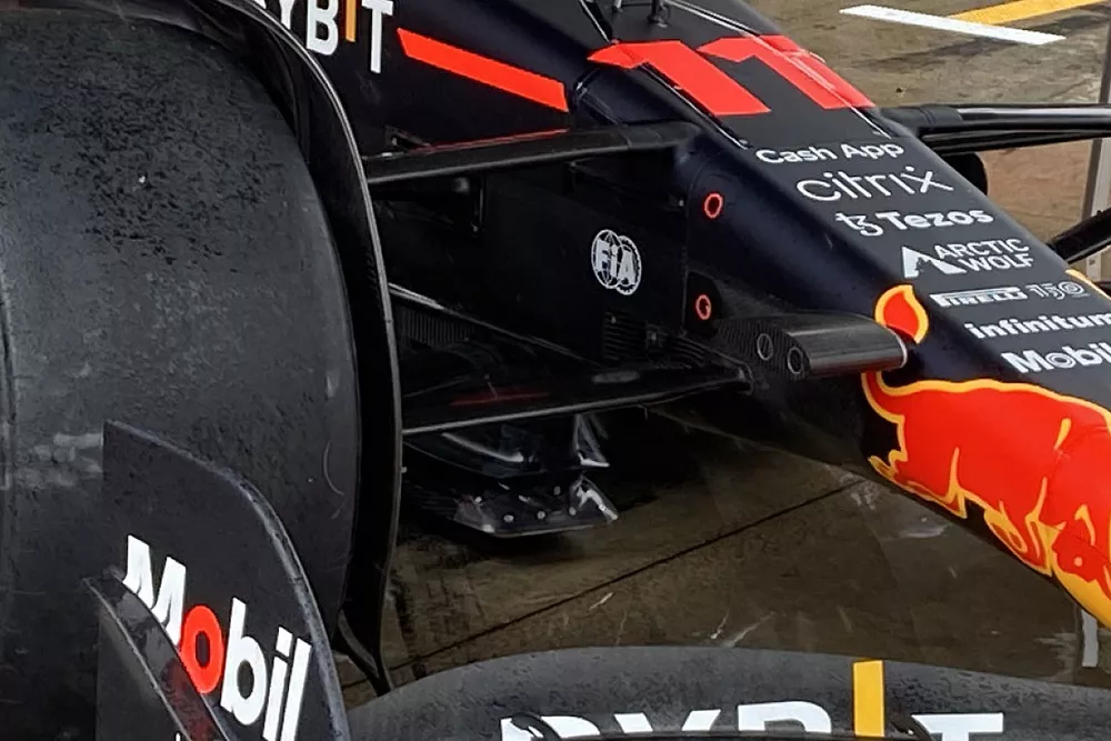 Red Bull RB18,d dettaglio dell'ala anteriore