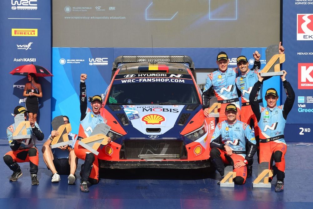 Winner Thierry Neuville, Martijn Wydaeghe, Hyundai World Rally Team Hyundai i20 N Rally1 with Dani Sordo, Candido Carrera, Hyundai World Rally Team Hyundai i20 N Rally1, Ott Tänak, Martin Järveoja, Hyundai World Rally Team Hyundai i20 N Rally1