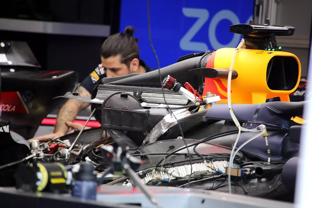Detalle de la unidad de potencia del Red Bull RB20
