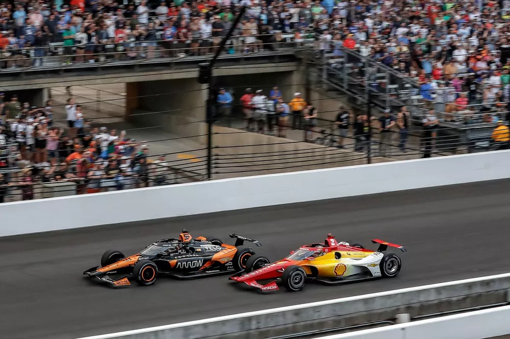 #5: Pato O'Ward, Arrow McLaren Chevrolet, #2: Josef Newgarden, Team Penske Chevrolet