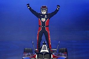 Wehrlein repite victoria en Diriyah y es el l&iacute;der de la F&oacute;rmula E