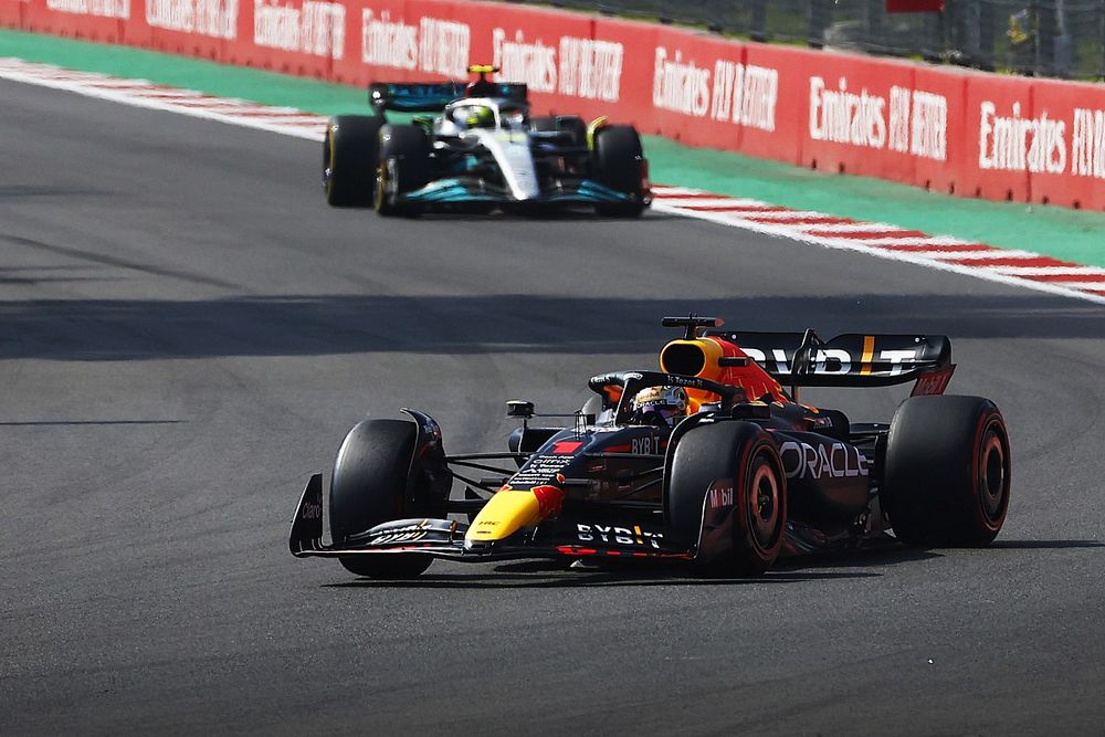 Max Verstappen, Red Bull Racing RB18, Lewis Hamilton, Mercedes W13