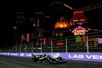 Mercedes udanie rozpoczął ściganie w stolicy hazardu