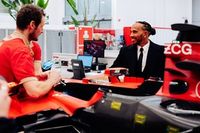F1: Hamilton usa simulador da Ferrari antes de teste em Fiorano