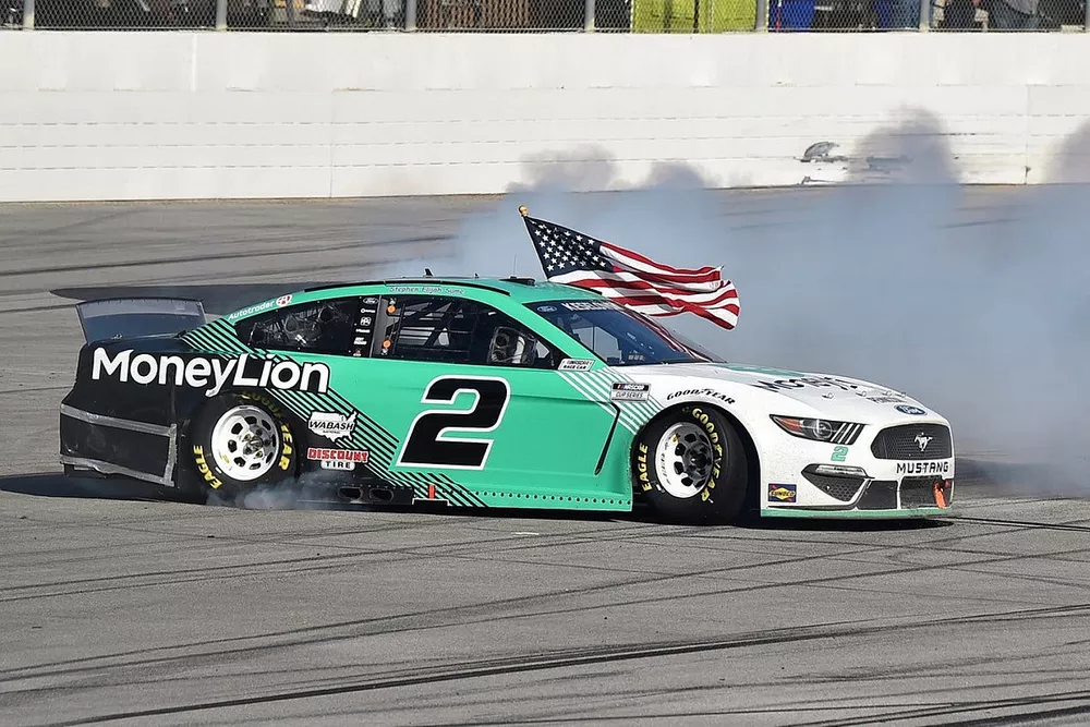 1. Brad Keselowski, Team Penske, Ford Mustang MoneyLion