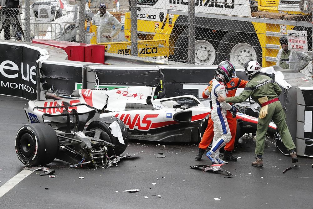 Mick Schumacher, Haas VF-22 crash