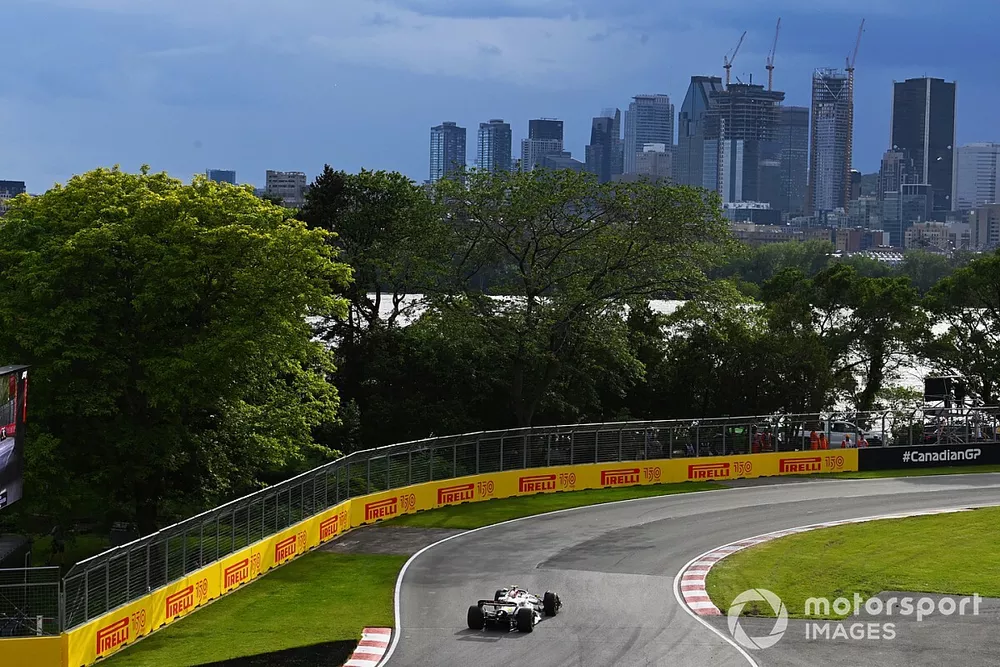 Lewis Hamilton, Mercedes W13
