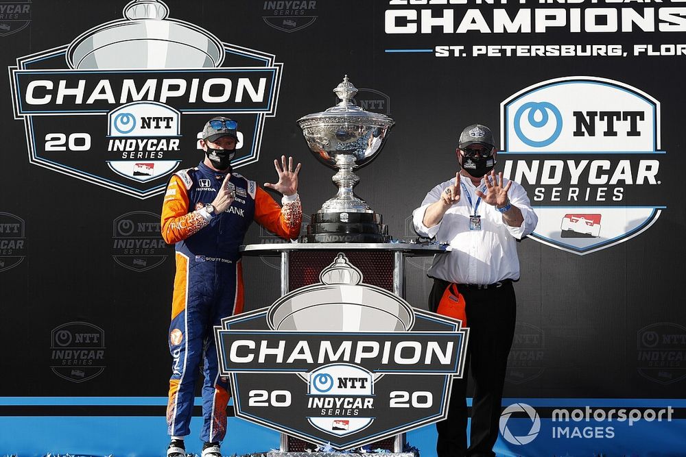 El campeón Scott Dixon, Chip Ganassi Racing Honda con Chip Ganassi