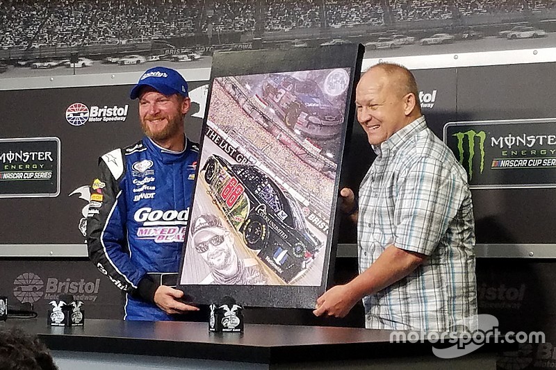 Sam Bass, NASCAR's first officially licensed artist, dies at 57