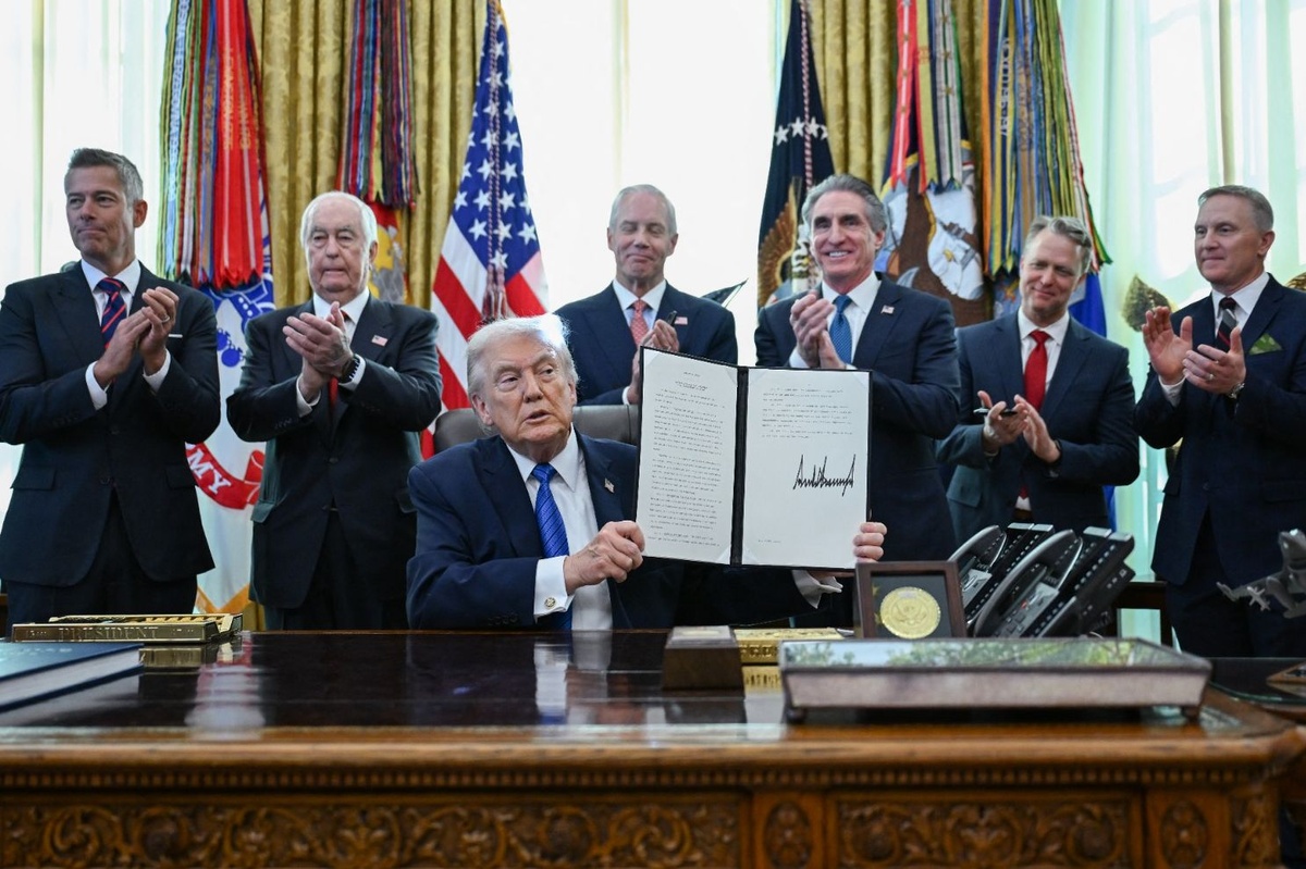 Donald Trump signs executive order confirming IndyCar race in Washington D.C.