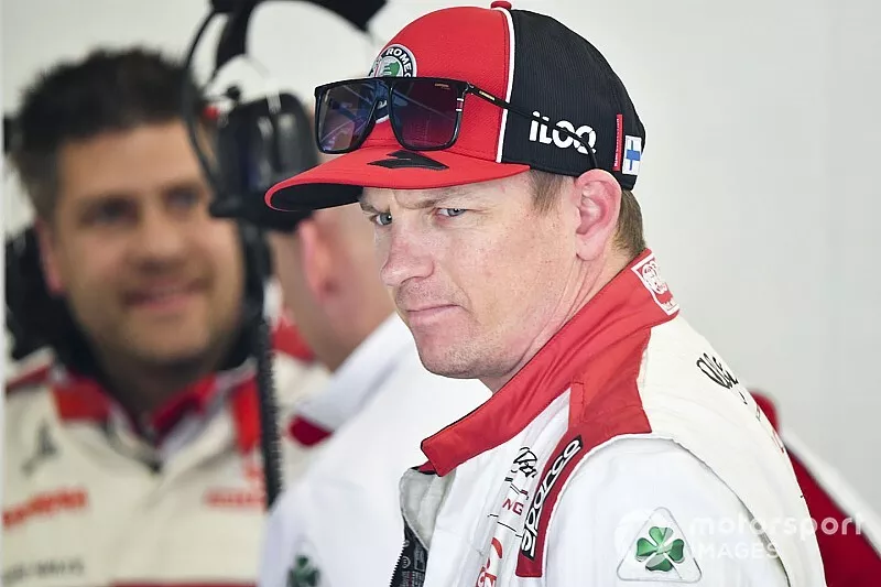 Kimi Raikkonen, Alfa Romeo in de garage