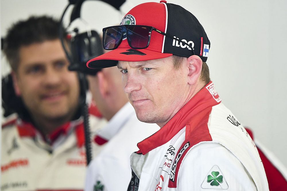 Kimi Raikkonen, Alfa Romeo in the garage