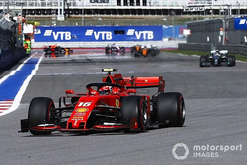 Charles Leclerc, Ferrari SF90, Lewis Hamilton, Mercedes AMG F1 W10