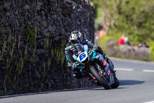 Isla de Man TT 2024: Dunlop gana en Supersport y logra su 28&ordf; victoria