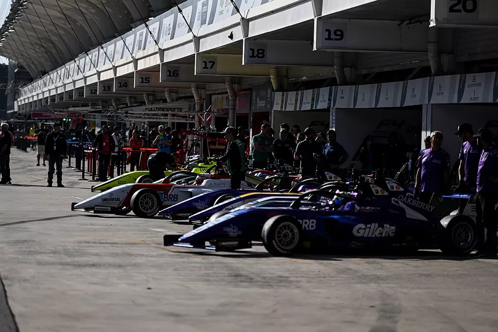 F4 Brasil em Interlagos