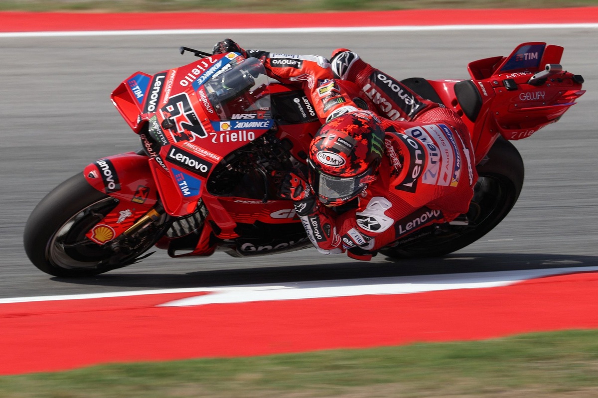 Francesco Bagnaia baffled by nightmare Catalan GP practice: “I cannot be there”