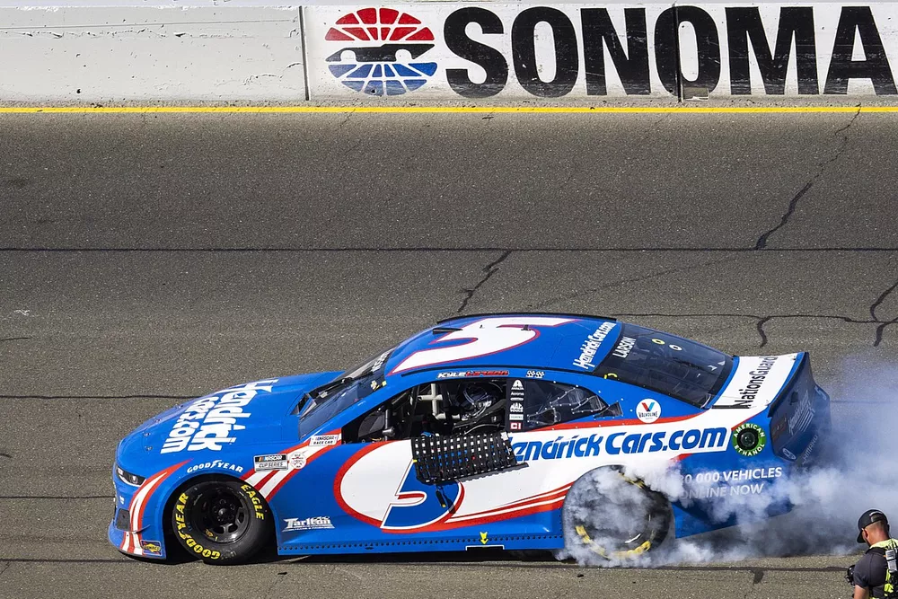 1. Kyle Larson, Hendrick Motorsports, Chevrolet Camaro HendrickCars.com