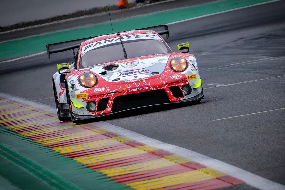 #3 Frikadelli Racing Team Porsche 911 GT3-R