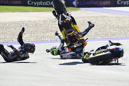 Retak Tulang Punggung, Binder Khawatirkan Masa Depannya di Moto2