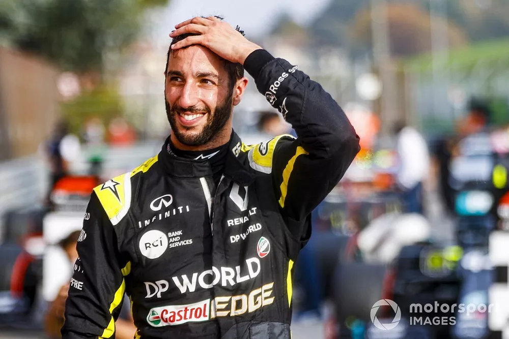 Daniel Ricciardo, Renault F1, 3rd position, smiles on arrival in Parc Ferme