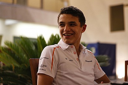 Norris a McLaren wokingi központjában tölti majd a telet