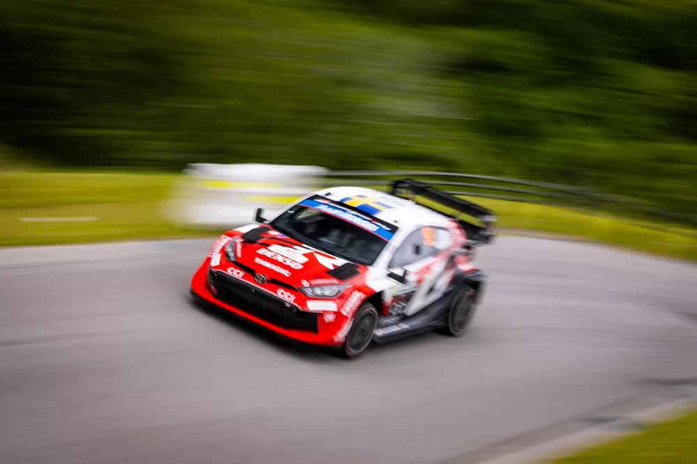 Oliver Solberg, Elliott Edmondson, Toyota Gazoo Racing WRT Toyota GR Yaris Rally1