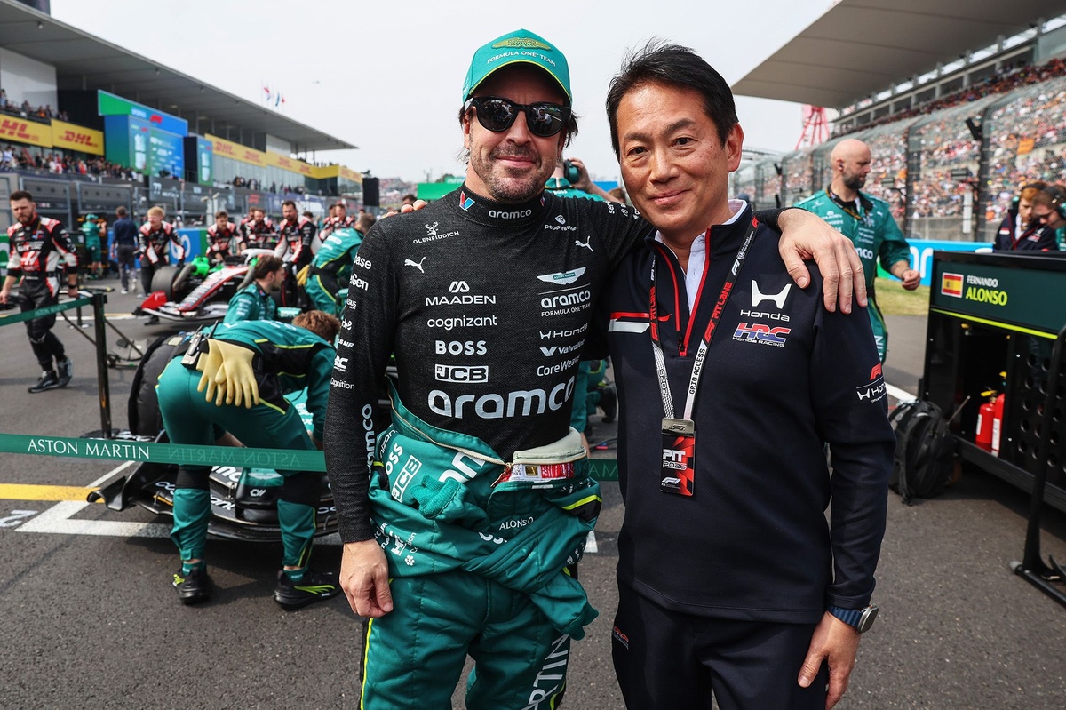 La promesa de Alonso, en japonés, al presidente de Honda en Japón 