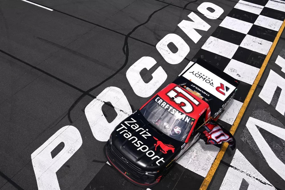 Kyle Busch earns Kyle Busch Motorsports' its 100th Truck win