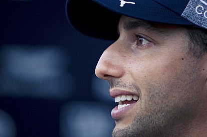 Ricciardo - Ferrari söylentileri artıyor